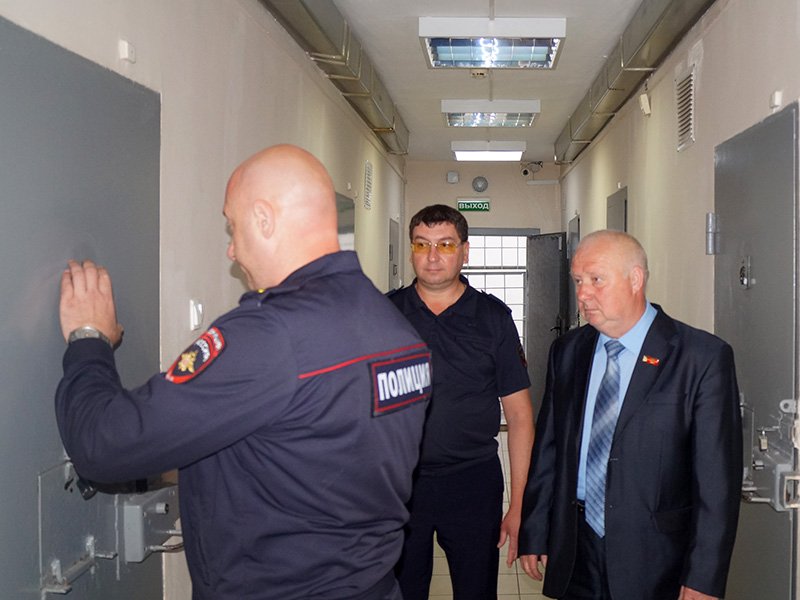 Представитель Общественного совета при ОМВД России по Чернянскому району посетил территориальный отдел полиции