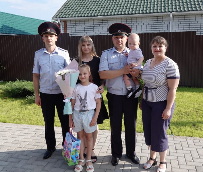 В преддверии празднования Дня семьи, любви и верности в Чернянском районе чествовали полицейскую семью